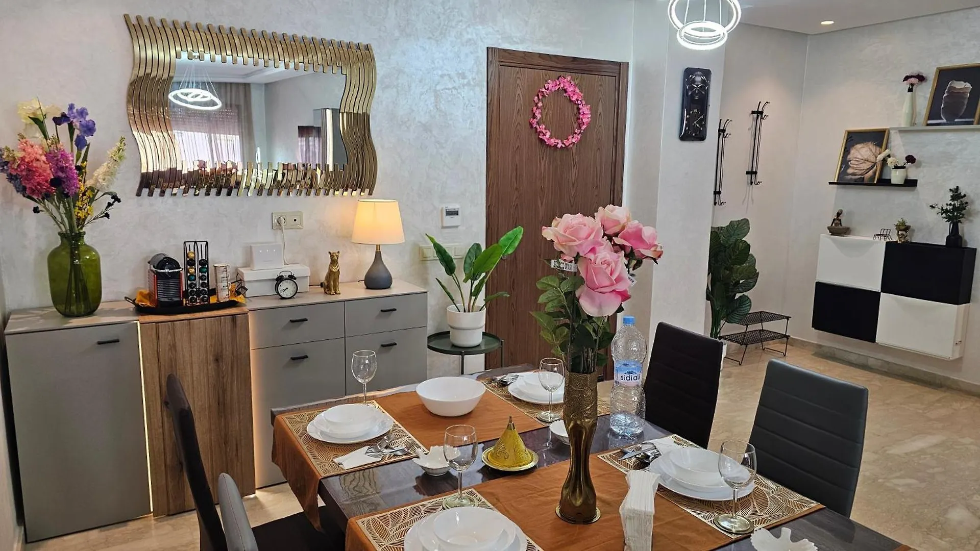 Apartment Sweet Home 2 Bedroom, 2 Bath With Dressing Room & Balcony, Casablanca